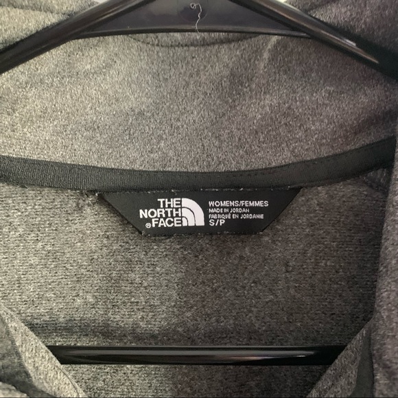 The North Face 1/4 Zip - Picture 3 of 4